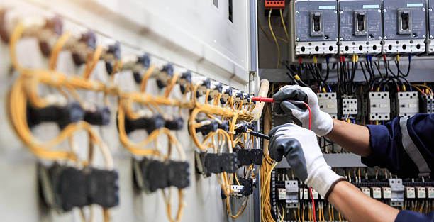 Professional Lighting Installation technician working in El Paso County County, TX